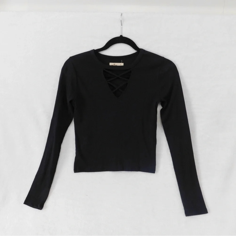 Hollister‎ Black Long Sleeve Ribbed Top Criss Cross Neckline Casual - Picture 2 of 5